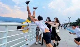 逗乐爆料视频大全下载最新,最新热门搞笑瞬间大盘点